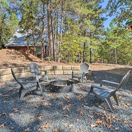 Stylish Cabin By Beavers Bend Hot Tub And Fire Pit بروكن بو المظهر الخارجي الصورة