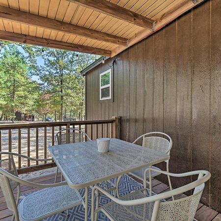 Stylish Cabin By Beavers Bend Hot Tub And Fire Pit بروكن بو المظهر الخارجي الصورة