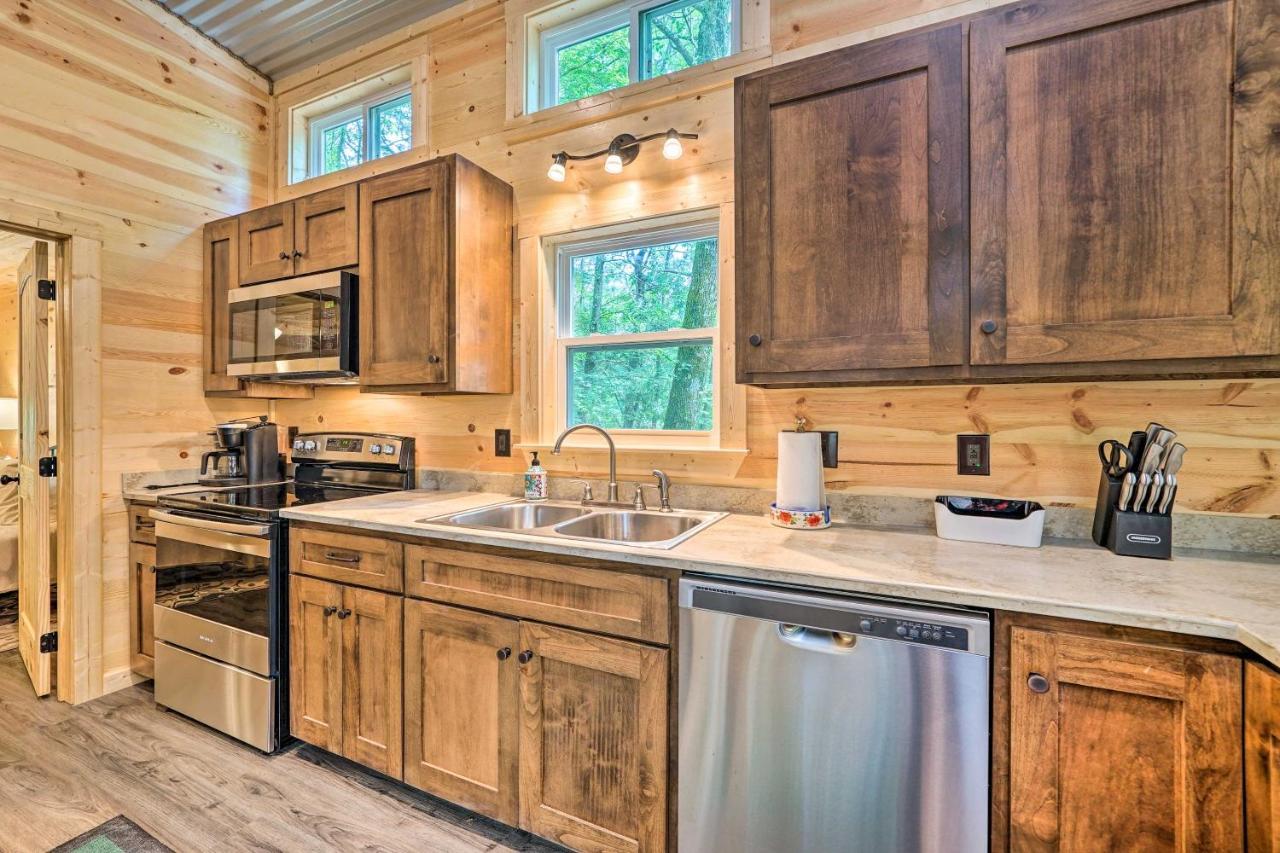 Stylish Cabin By Beavers Bend Hot Tub And Fire Pit بروكن بو المظهر الخارجي الصورة