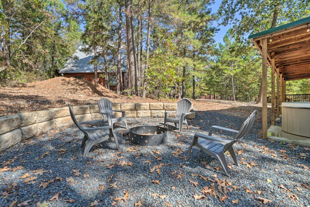 Stylish Cabin By Beavers Bend Hot Tub And Fire Pit بروكن بو المظهر الخارجي الصورة